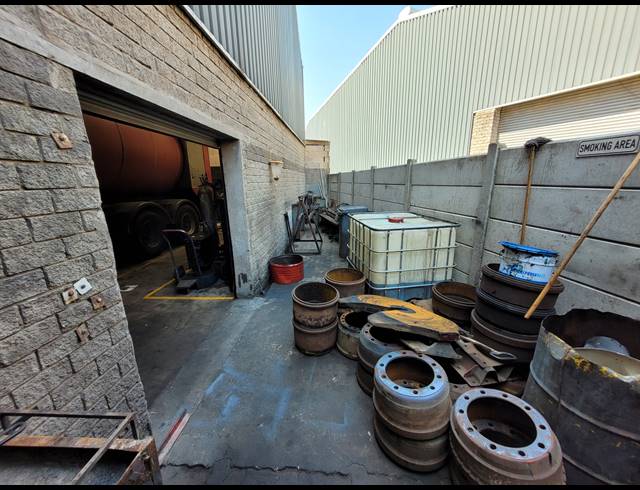 707M² WAREHOUSE TO LET IN OKAVANGO PARK
